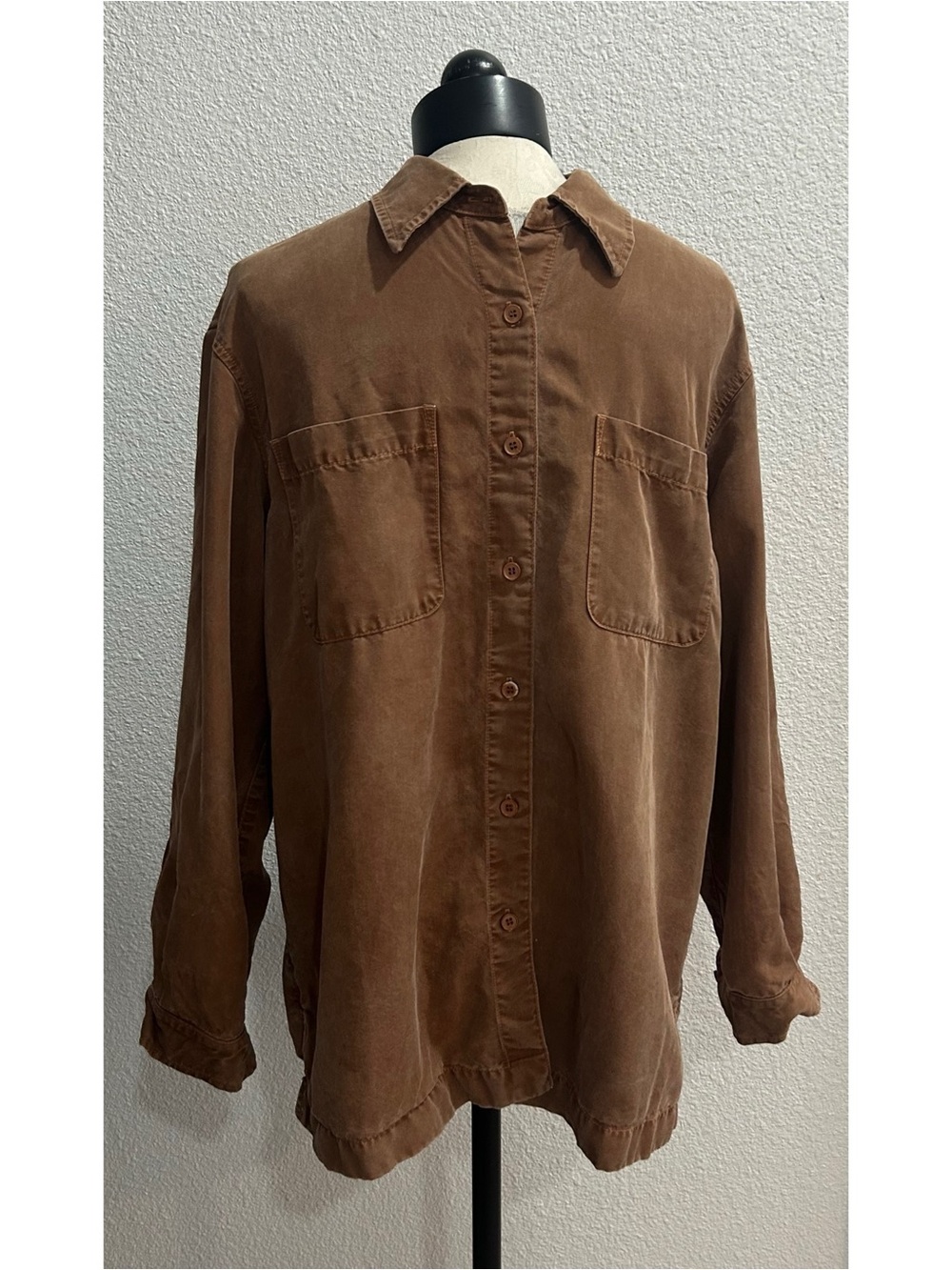 Vintage Jones New York Sport Men’s Button Front Shirt Sz Medium Brown Distressed